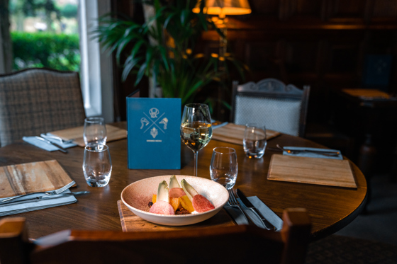 Oakfield Set Table 1